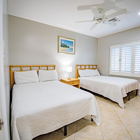 Seven Mile Beach Resort George Town Ngoại thất bức ảnh