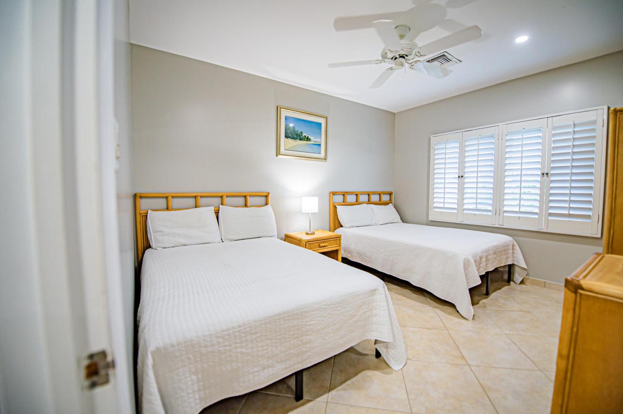 Seven Mile Beach Resort George Town Ngoại thất bức ảnh