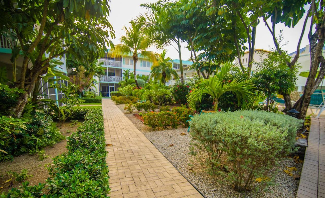 Seven Mile Beach Resort George Town Ngoại thất bức ảnh